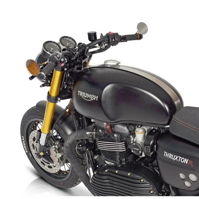 トライアンフ　スラクストン1200RSホイル　　美品 トライアンフ スラクストン1200R/RS LSL バーハンドル スーパーバイク