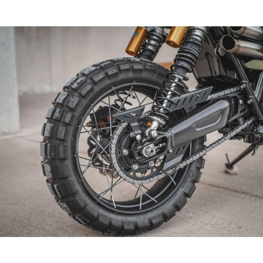 トライアンフ スクランブラー1200 アルミ製チェーンガード