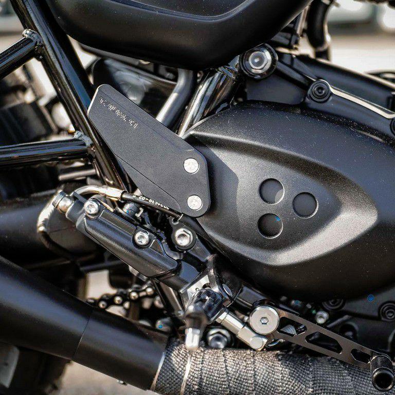 トライアンフ スピードツイン1200 スラクストン ヒールプロテクター
