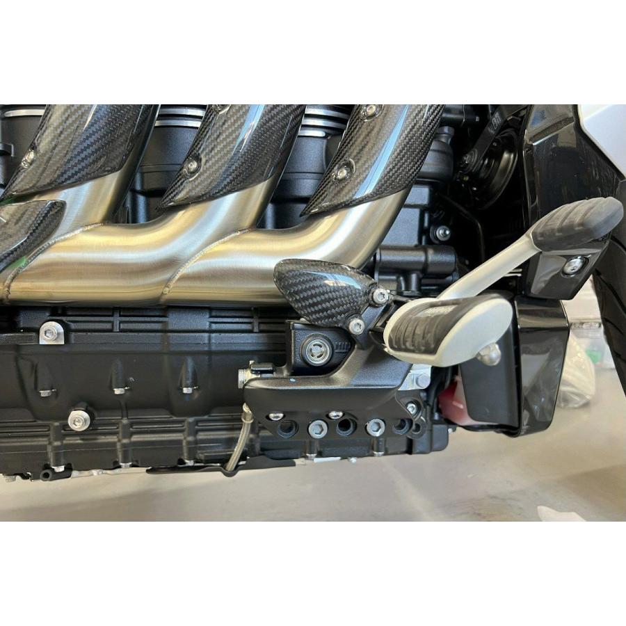 トライアンフ ロケット3R/GT マフラー カーボン トライアンフ