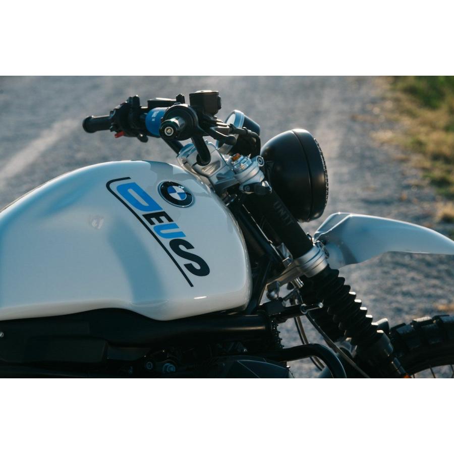 DEUS エンデューロベーシックキット 白いこと R nineT スクランブラー UNIT GARAGE（社会的単位車宿り）
