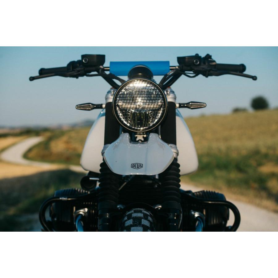 DEUS エンデューロベーシックキット 白いこと R nineT スクランブラー UNIT GARAGE（社会的単位車宿り）