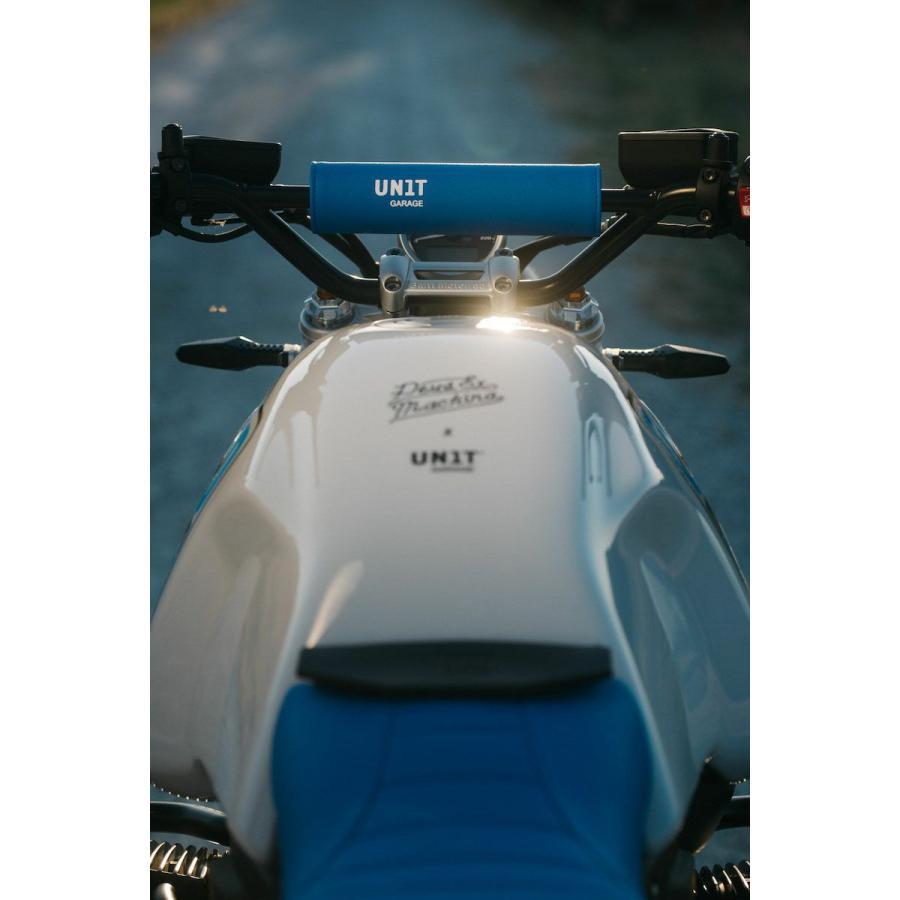 DEUS エンデューロベーシックキット 白いこと R nineT スクランブラー UNIT GARAGE（社会的単位車宿り）