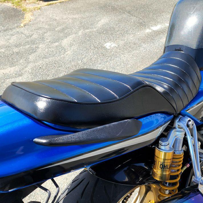 ZRX1200DAEG/1200R/1100 LOWシート ゲル入り タックロール 艶 ZRX1200DAEG/1200R/1100 LOWシート ゲル入り タックロール 艶