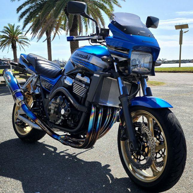 ZRX1200DAEG/1200R/1100 LOWシート ゲル入り タックロール 艶 ZRX1200DAEG/1200R/1100 LOWシート ゲル入り タックロール 艶