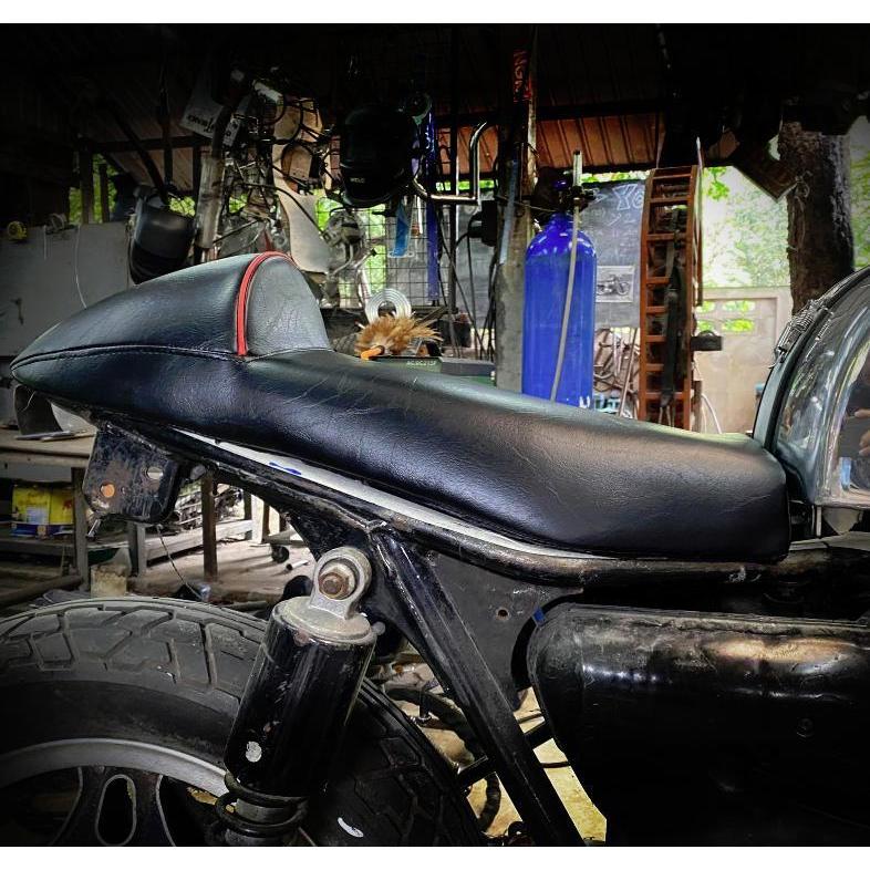 W400, W650, W800 カフェ シート オメガレーサー : モトパーツ W400, W650, W800 カフェ シート オメガレーサー : モトパーツ