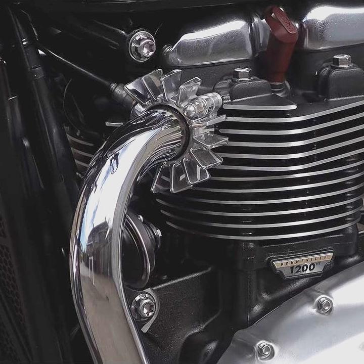 ビッグフィン　 2セット トライアンフ　バーチカルツイン　エキゾーストクランプ Motone ビッグフィン・エキゾーストクランプ コントラストカット