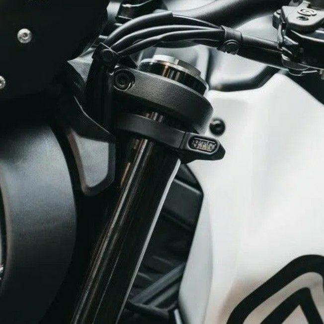 モンスター 937 LED ウインカー フォーククランプ MOTOISM 