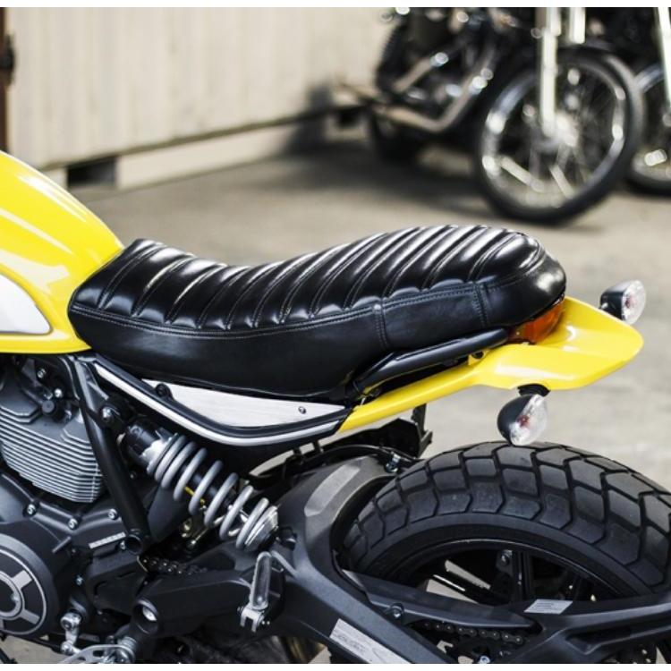 DUCATI スクランブラー フルスロットル 純正シート 美品 ブラックイエロー Ducati スクランブラー 本革シート ブラック モーターロック