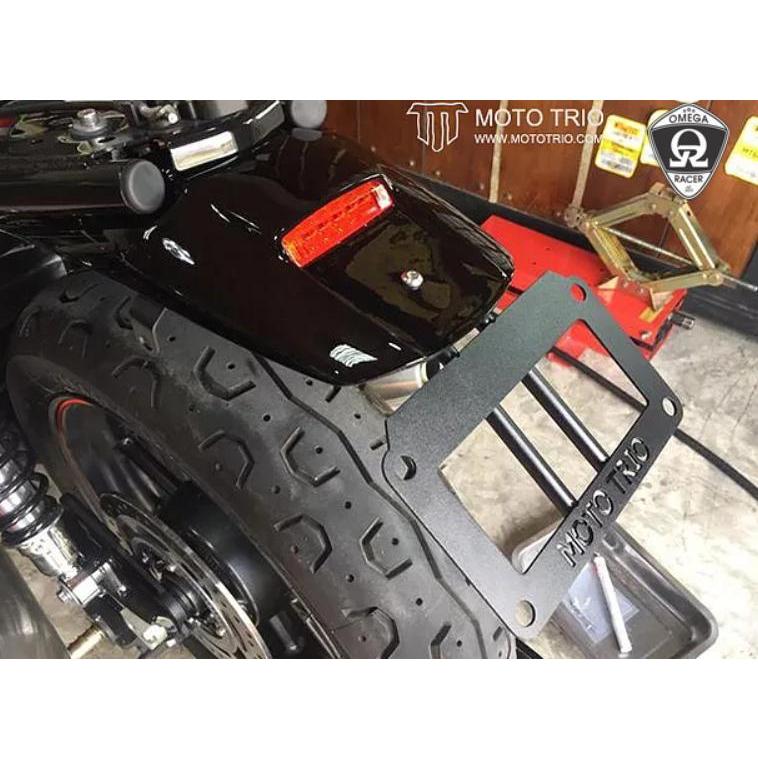 モトトリオ（MotoTrio） 水冷 ボンネビル ダートスタイルリヤフェンダー用ライセンスプレートOmega Racer_4