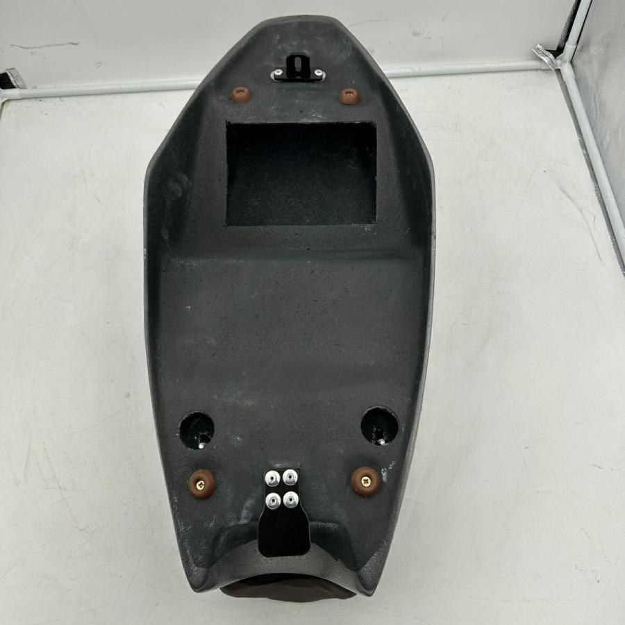 【アウトレット】トライアンフ スラクストン 1200/R/RS モナコ シート シルバーアイス/ブラウン タマリット_7