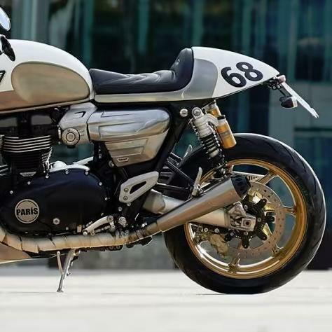 トライアンフ スピードツイン1200 シート スズカ ジェットブラック