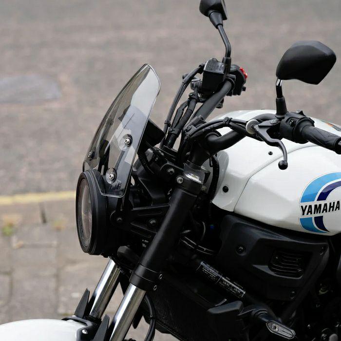 トライアンフ 水冷 スラクストン1200 スクリーン クラシックS3 ブラック Dart Flyscreenの画像