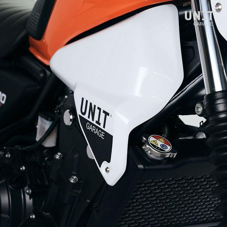 CL250/CL500 タンクサイドパネル ホワイト UNIT GARAGE : モトパーツ