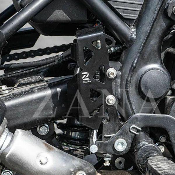 ロイヤルエンフィールド ヒマラヤ411/スクラム411 リアマスターシリンダープロテクター ブラック塗装 ZANA Motorcyclesの画像