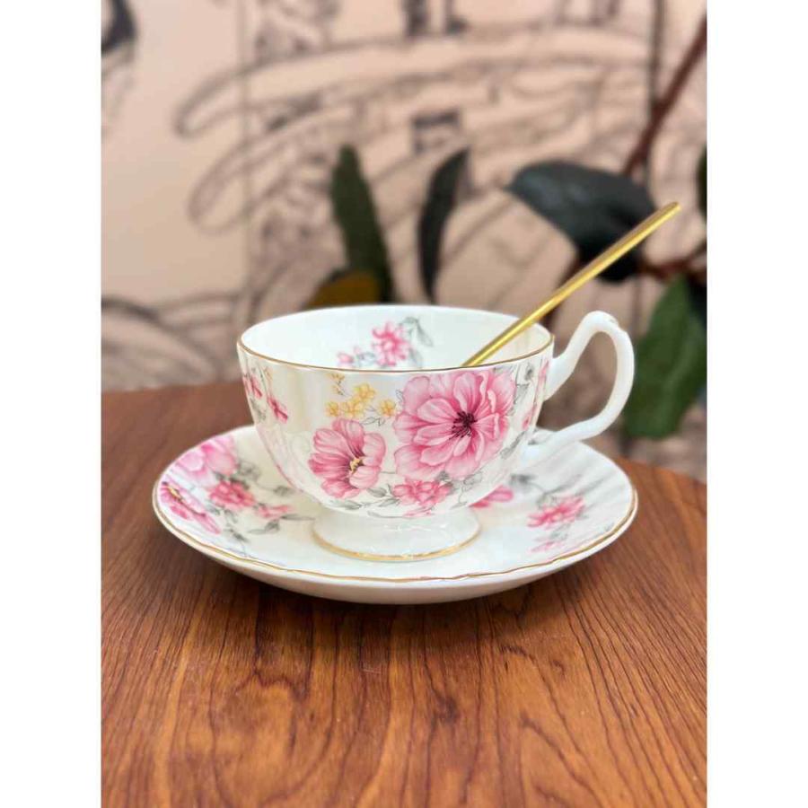 花柄ティー・コーヒーカップセット カップ＆ソーサー3客セット ．陶器