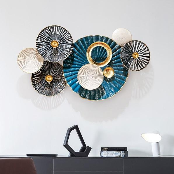 時代の彩】中国古美術 明・宣徳年製 果皮緑地青花宝相紋 抱月瓶 壺