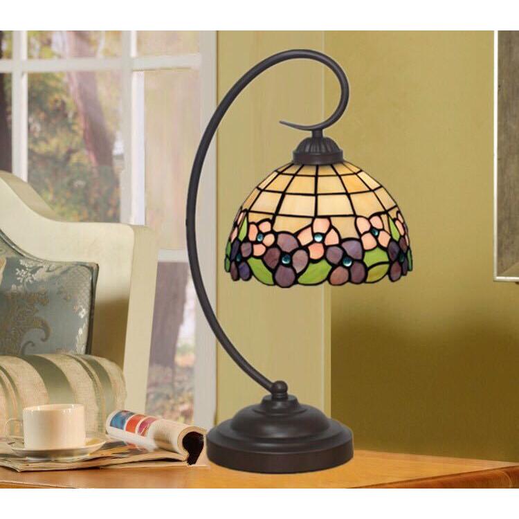 A18913 ステンドグラスランプ 卓上スタンド 豪華テーブルランプ 卓上照明．