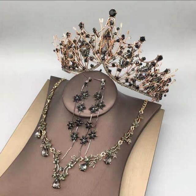 ウェディング 花嫁3点セット ．アクセサリー ティアラ+イヤリング+ネックレス