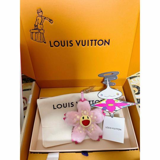 新作】Louis Vuitton 村上隆 チェリーブロッサム キーホルダー
