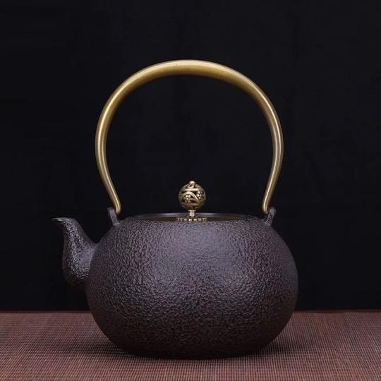 鋳鉄製鉄瓶 急須鉄瓶 手作り 老鉄瓶 やかんを沸かす 提梁鉄瓶 お茶の道具 鋳鉄製鉄瓶 急須鉄瓶 手作り 老鉄瓶 やかんを沸かす 提梁鉄瓶 お茶の道具