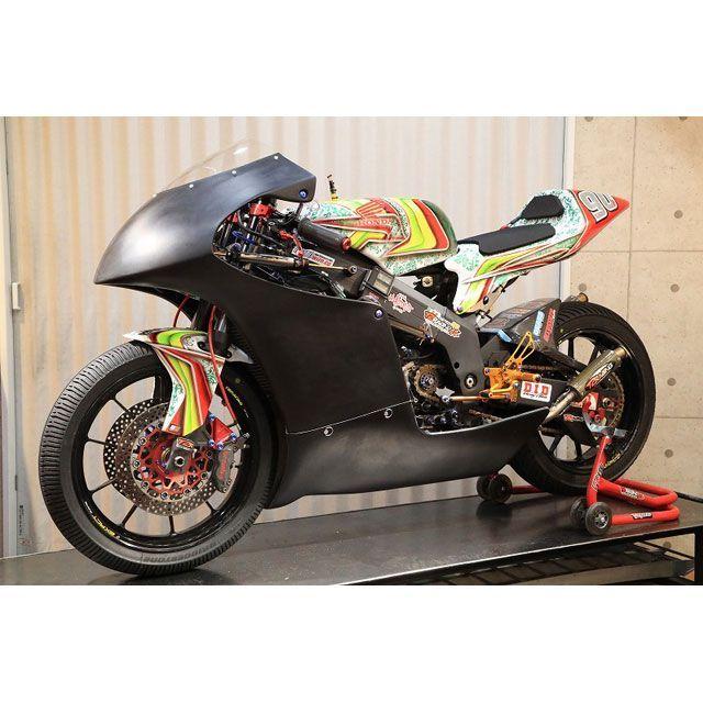 ブランド登録なし - T2一ころ NSR250R 事あたらしい フルカウル TYPE-3 スピード競技印字機 FRP製 黒先だつもの MC21・28 映写幕 黒いこと 犀ドス…