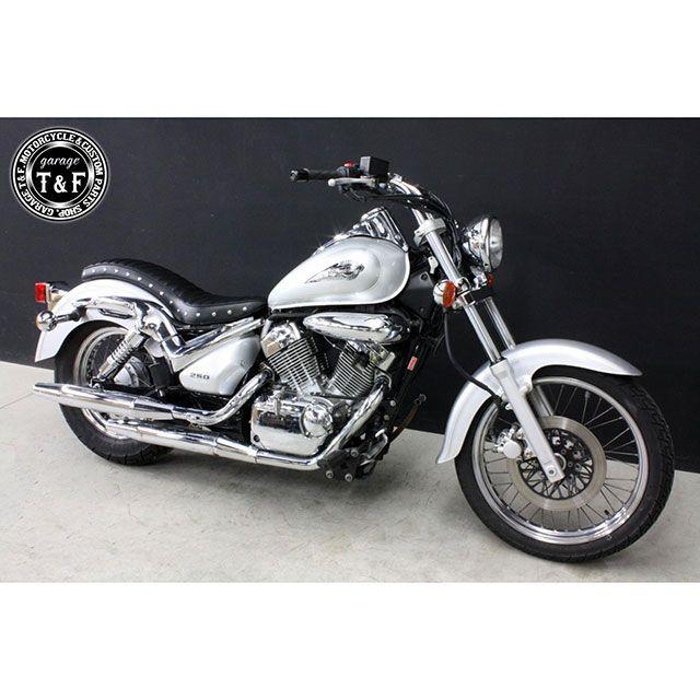 Garage T＆F - 車宿りT\u0026F イントルーダーLC250 イントルーダーLC250 スタッド付き添い人コブラ居敷き（タックロール） T\u0026F