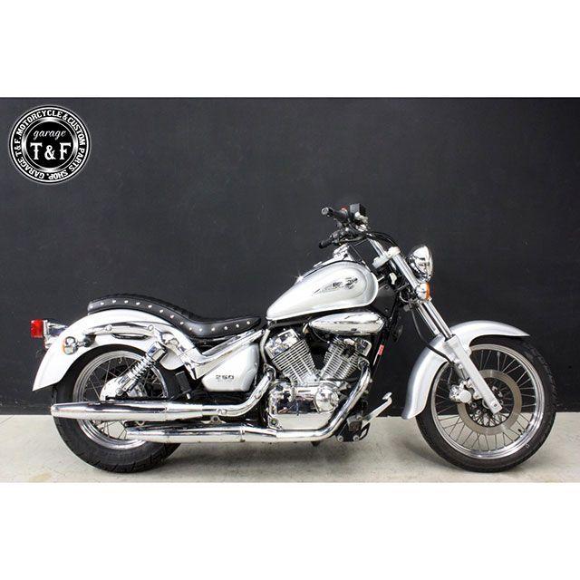Garage T＆F - 車宿りT\u0026F イントルーダーLC250 イントルーダーLC250 スタッド付き添い人コブラ居敷き（タックロール） T\u0026F