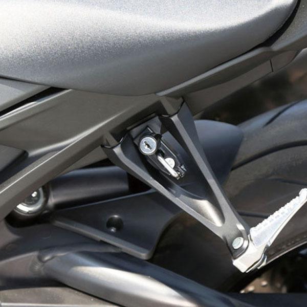 KIJIMA（キジマ） CBR1000RR（17-） ヘルメットロック 303-1587 