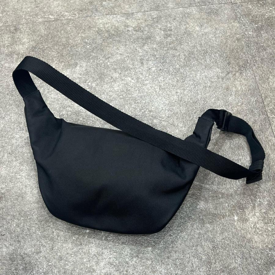 BALENCIAGA（バレンシアガ） ナイロン ショルダーバッグ ボディー