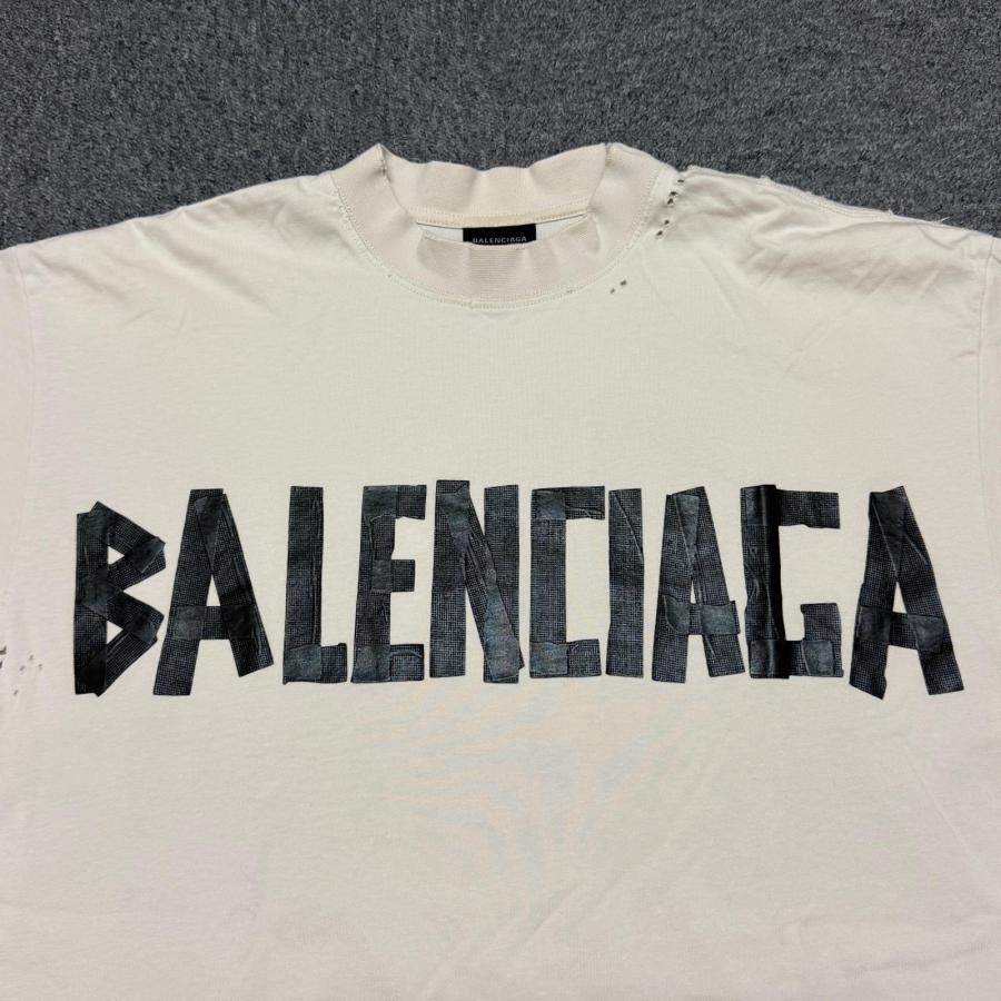 BALENCIAGA（バレンシアガ） TAPE TYPE テープ タイプ ロゴTシャツ