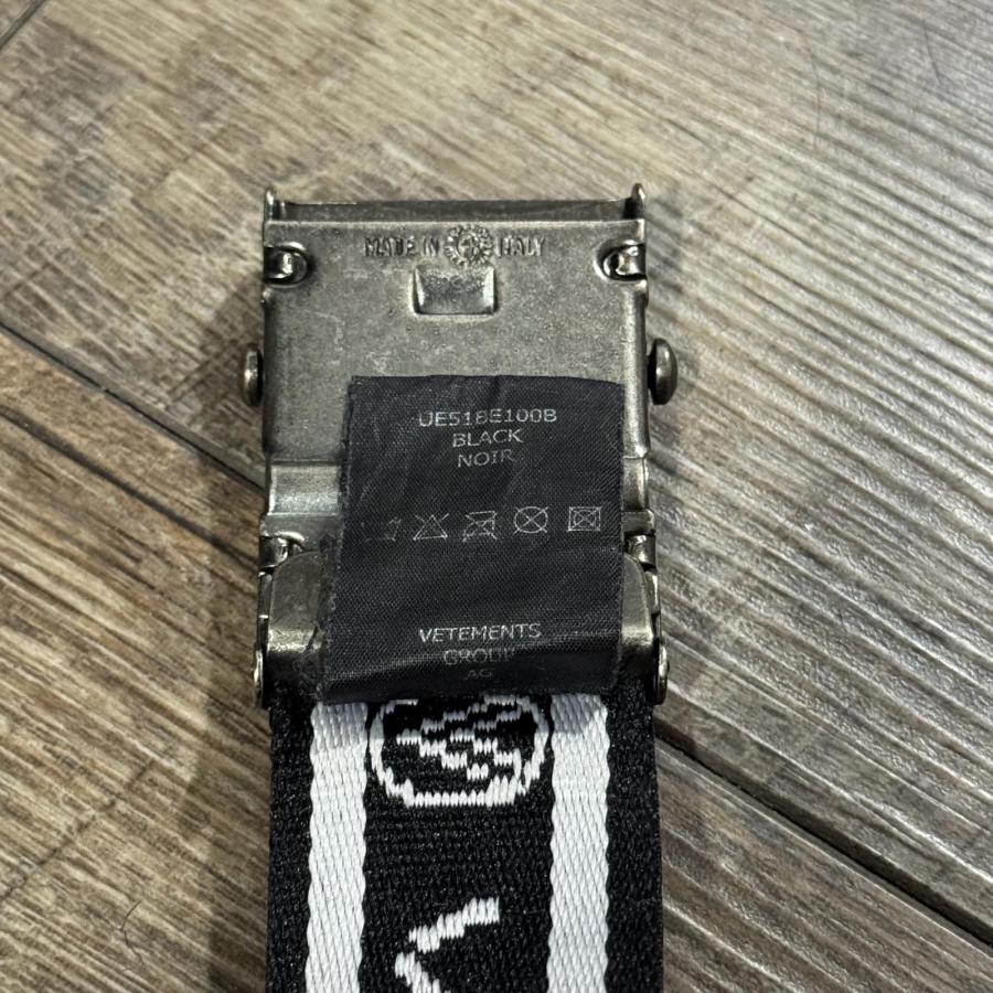 VETEMENTS ロゴ ガチャ ベルト ヴェトモン UE51BE100B ブラック F
