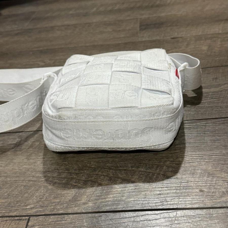 国内正規 Supreme 23SS Woven Shoulder Bag ウーブンショルダーバッグ ミニバッグ カバン シュプリーム ホワイト F （1813M） Supreme（シュプリーム） 23SS Woven Shoulder Bag ウーブンショルダー