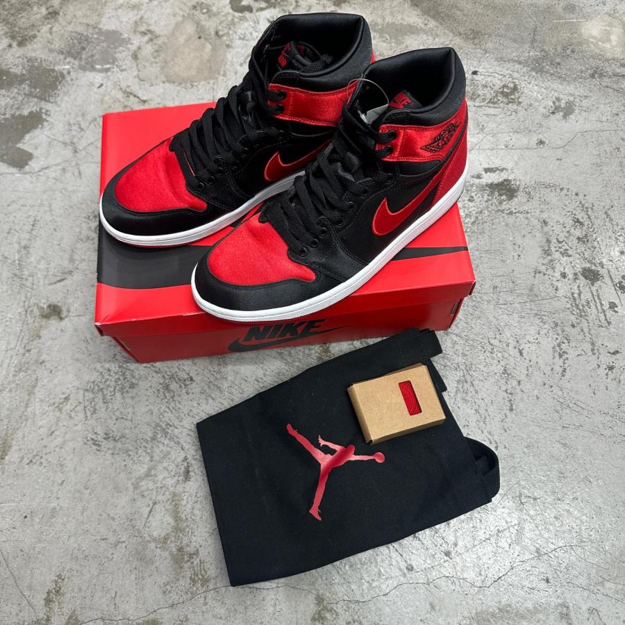 NIKE（ナイキ） Air Jordan 1 Retro High OG サテン エアジョーダン1
