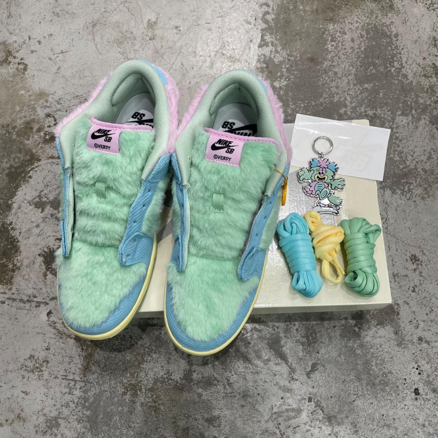 Nike SB NIKE × VERDY Dunk Low Pro QS コラボ ダンク スニーカー