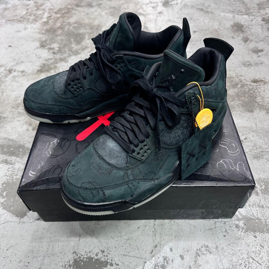 NIKE  × KAWS ナイキ カウズ Air Jordan 4 Retro Black カウズ コラボ ジョーダン4 スニーカー 930155-001 ブラック 27 27cm （91832A）の画像
