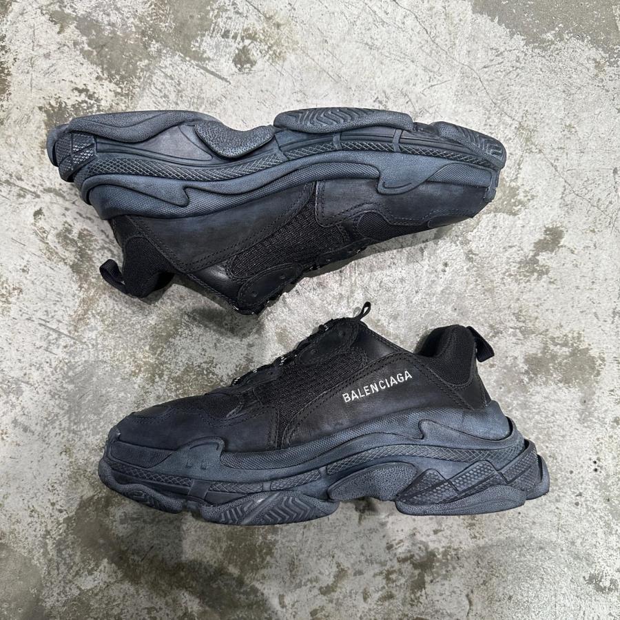 BALENCIAGA（バレンシアガ） Triple トリプルS ダットスニーカー