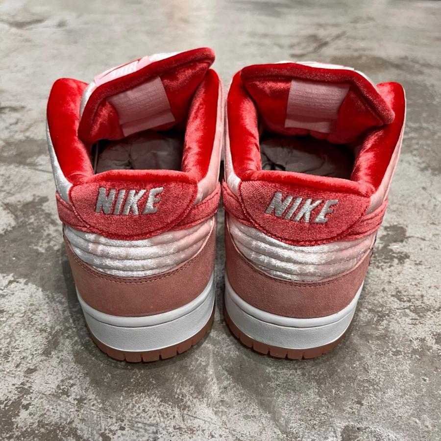 Nike SB NIKE × Strangelove ナイキエスビー ストレンジラブ Dunk Low