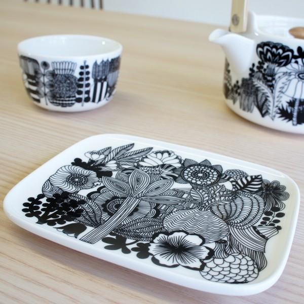 marimekko マリメッコ プレート(角皿) SIIRTOLAPUUTARHA marimekko マリメッコ プレート(角皿) SIIRTOLAPUUTARHA