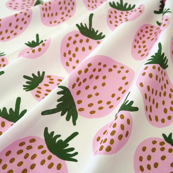 marimekko（マリメッコ） 生地 幅約140cm×10cm単位 PIENI MANSIKKA