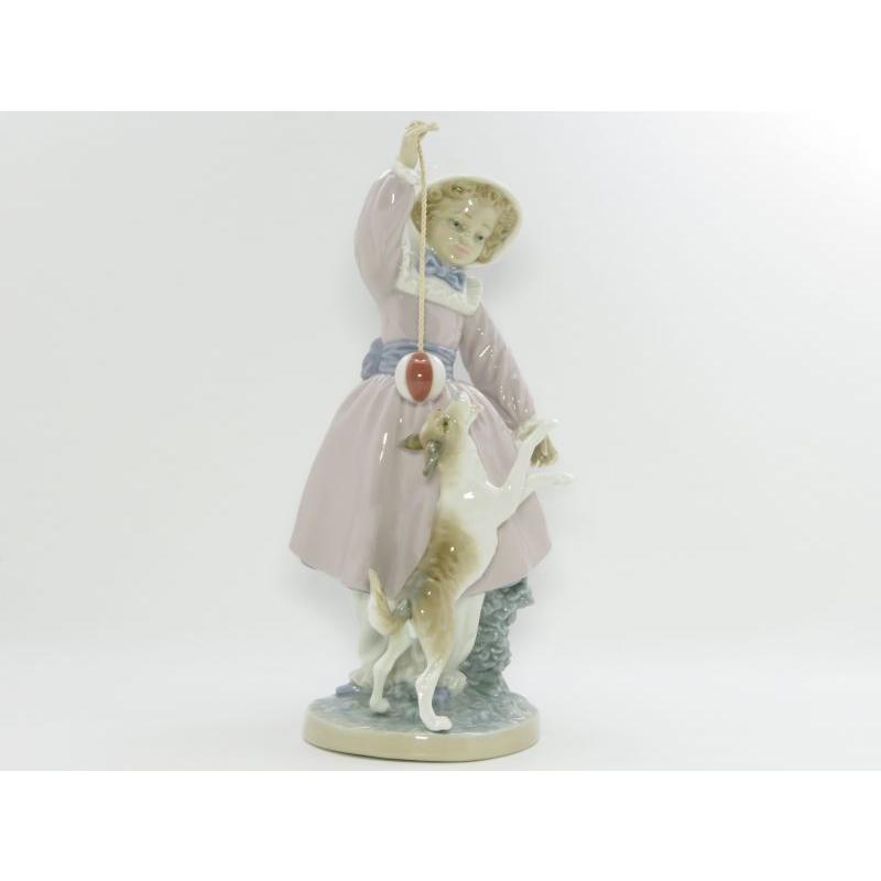リヤドロ 置物 □ 少女と犬とボール フィギュリン  女性 陶器人形