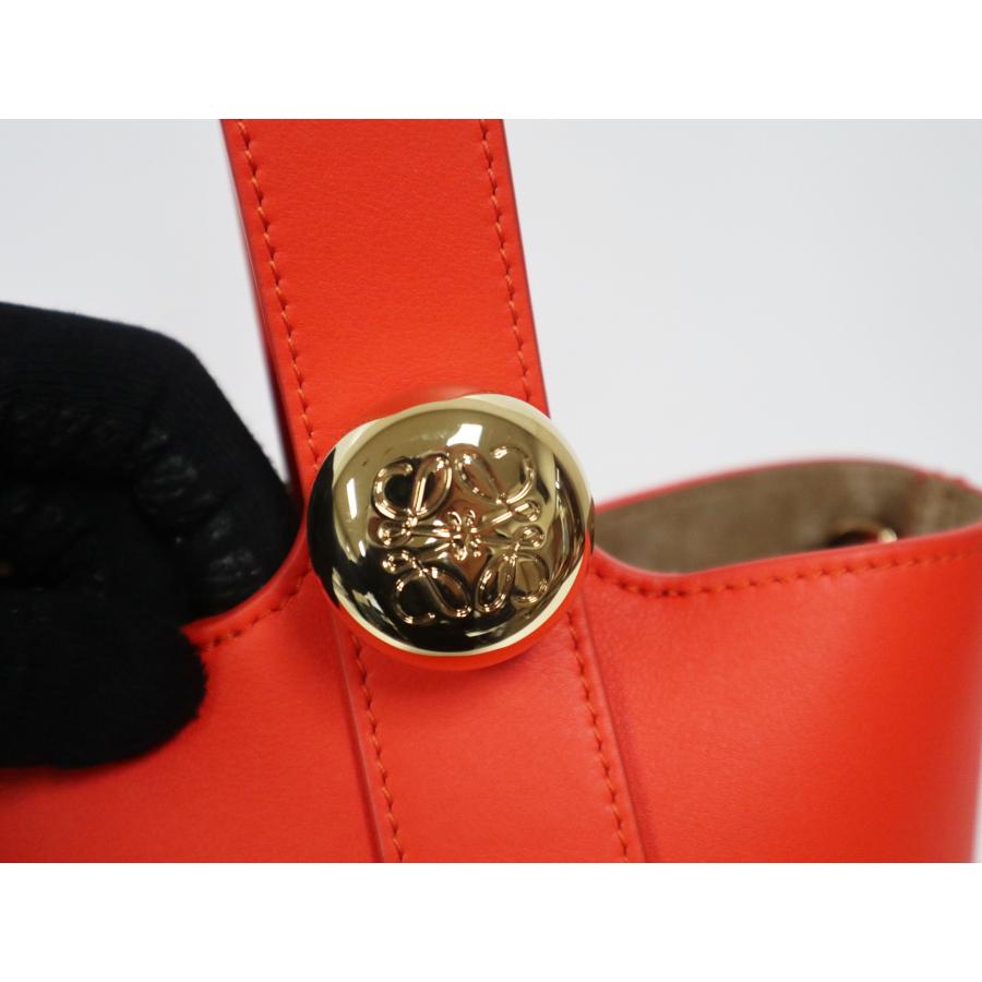 LOEWE（ロエベ） ペブル バケットバッグ ミニ メローカーフ ビビッド 
