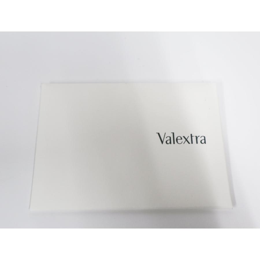 ヴァレクストラ VALEXTRA ラージ イジィデ チェーン ホワイト ソフトカーフスキン ライトゴールド金具 美品  バッグ イジィデ チェーンウォレット – Valextra - ヴァレクストラ 公式