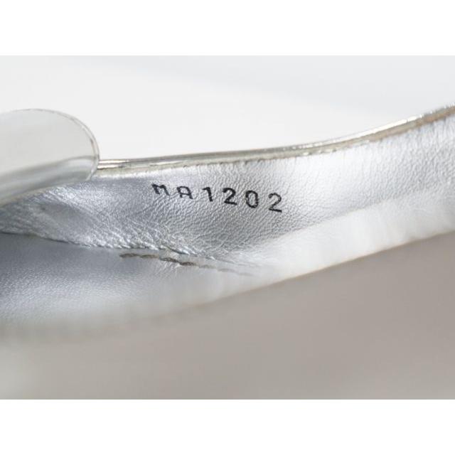 LOUIS VUITTON（ルイ・ヴィトン） ツイスト シルバー ロゴ パンプス