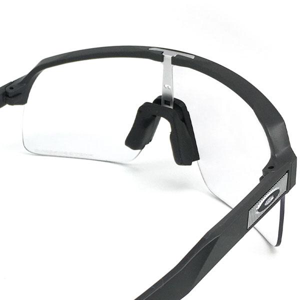 OAKLEY（オークリー） サングラス 調光レンズ ストロ ライト SUTRO