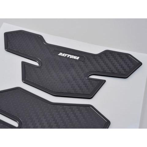 デイトナ  タンクパッド（軟質エンブレム） カーボンルック/2ピース (98317) | DAYTONA（バイク用品） | 02