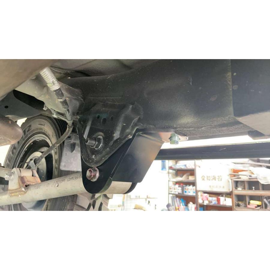 ジムニー JB74W 64W 用 トレーリング アーム ダウン ブラケット(5