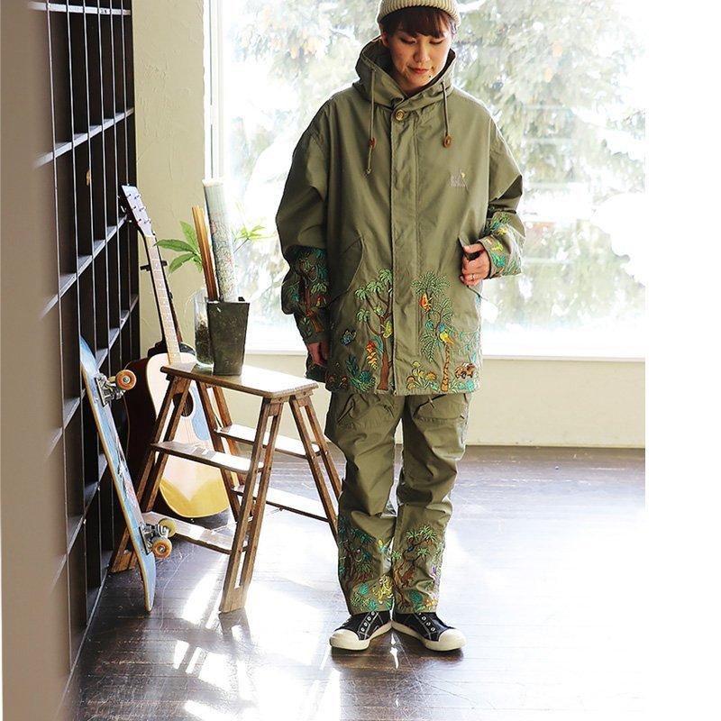 春夏新作 ショートモッズコート パネル刺繍 Cnツイル 全身ジャングルコーデで自然に帰っちゃう モッズコート Caravan Slow Go 50代 40代 メンズ 刺繍 オーバーサイズ フィッシュテール ジャケット Www Drabblecast Org