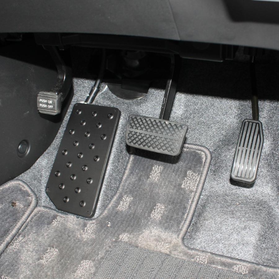 フリード フリードスパイク 前期 後期 ハイブリッド フットレスト ペダルカバー アルミ シルバー ブラック Mdf 1 Freed Nexus Japan ネクサスジャパン 通販 Yahoo ショッピング