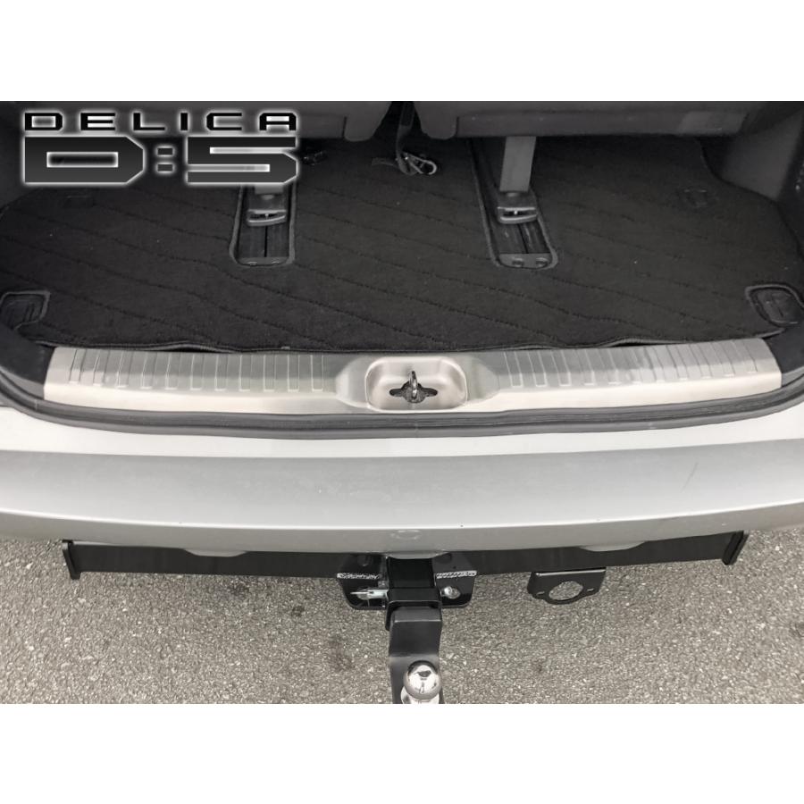 送料込み。新型デリカD5 リアバンパープロテクター付き　チッピング塗装品 デリカD5】デリカリアバンパー・スカッフプレートチッピング塗装